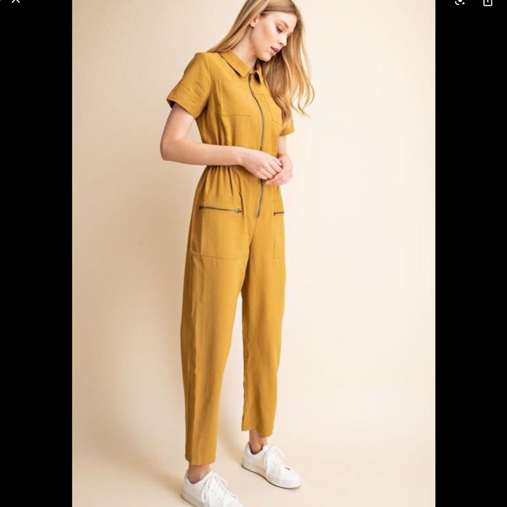 Gilli Mustard Jumpsuit Size Small